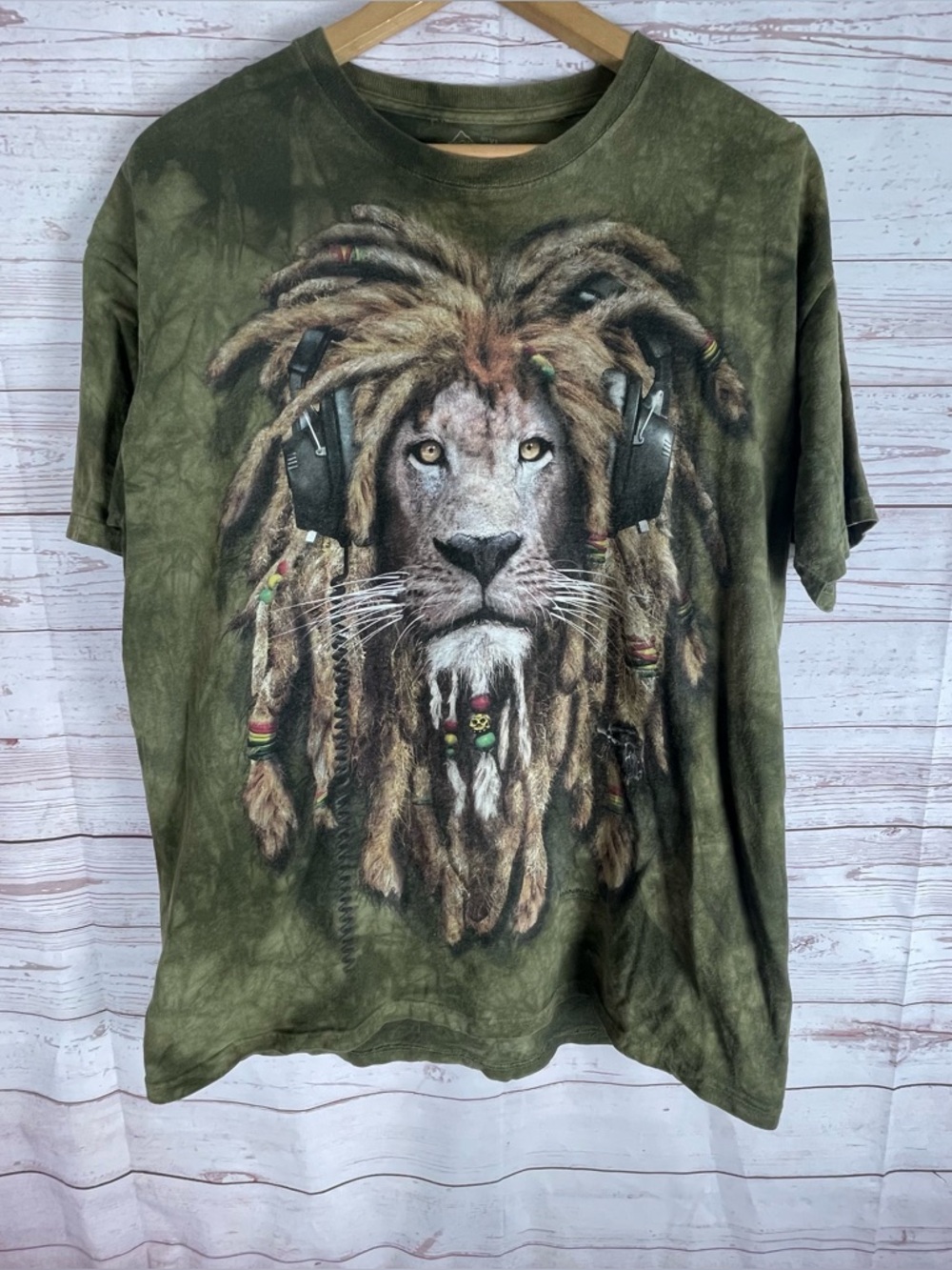 The Mountain Men's T-shirt Lion w/ Headphones Green Tie Dye Size XL